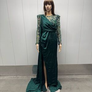 ❤️‍🔥NEW! STUNNING BEAD SEQUIN EVENING GOWN